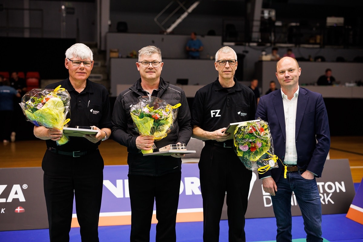 Niels Holm Mortensen (tv.), Christian Johannessen, Erik Kirt og Badminton Danmarks økonomiansvarlige Kristian Boye (th.) - Dommer - Dommere - Pris - Priser - BWF